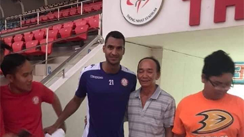 Bại binh V.League tin Liverpool có thể lội ngược dòng